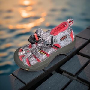 Keen Newport H2 "Shark” Boys' Toddler 8